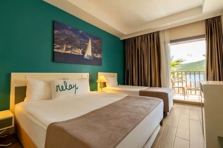 Green Bay Resort & Spa - 35