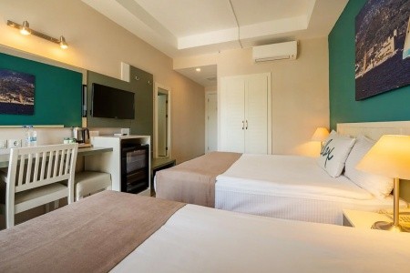 Green Bay Resort & Spa - 36