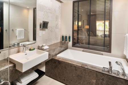 Hilton Mauritius Resort & Spa - 8