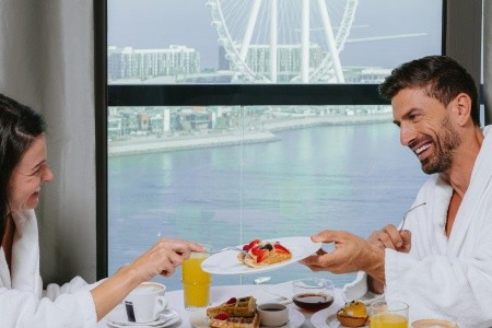 Spojené arabské emiráty Dubaj Ja Ocean View Hotel Jumeirah Beach 12 dňový pobyt Polpenzia Letecky Letisko: Praha March 2026 (12/03/26-23/03/26)