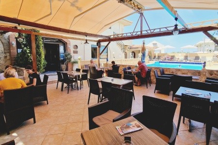 Evina Rooms & Villas - 8