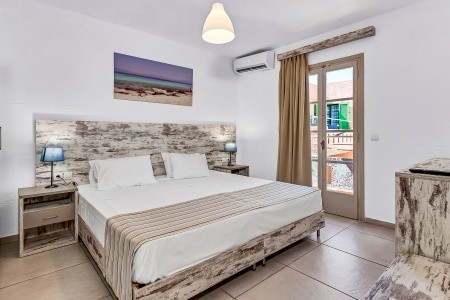 Evina Rooms & Villas - 10