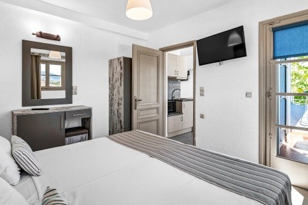 Evina Rooms & Villas - 12