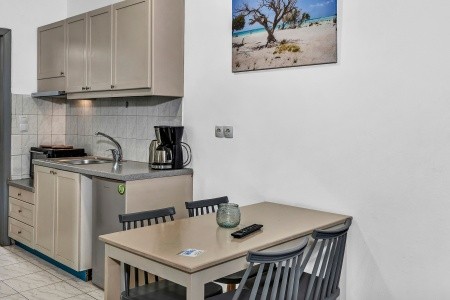 Evina Rooms & Villas - 13