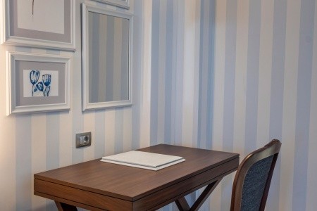 Rubi Platinum Sign - 55