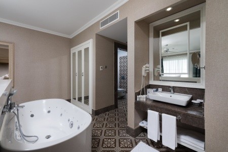 Rubi Platinum Spa Resort & Suites - 236