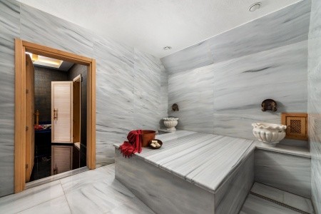 Rubi Platinum Spa Resort & Suites - 240