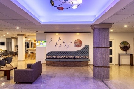 Seagull Hotel Apartments - 18