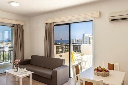 Seagull Hotel Apartments - 32