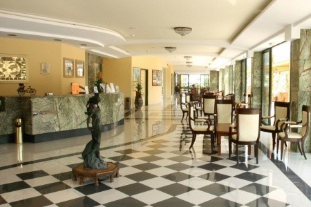 Eri Beach & Village - 12