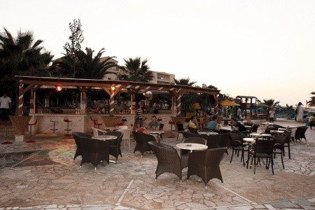 Eri Beach & Village - 18