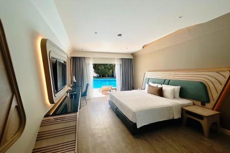 Amora Beach Resort Phuket - 55