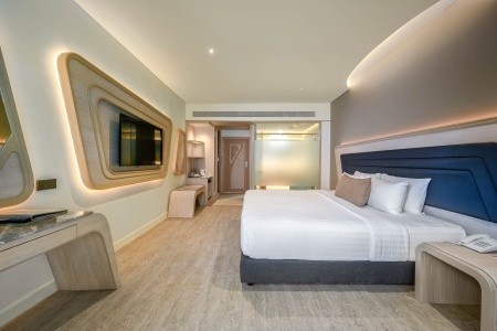 Amora Beach Resort Phuket - 61