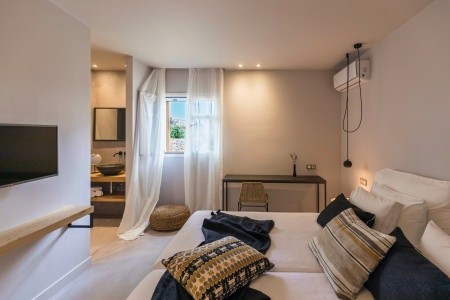 Minos Beach Art - 59