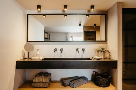 Minos Beach Art - 80