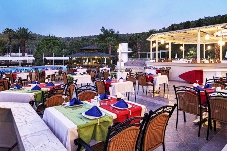 Green Bay Resort & Spa - 58