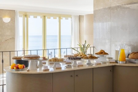 Diano Marina Palace