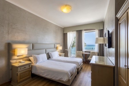 Diano Marina Palace