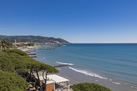 Diano Marina Palace