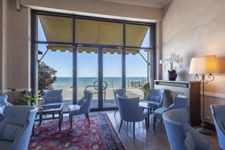 Diano Marina Palace