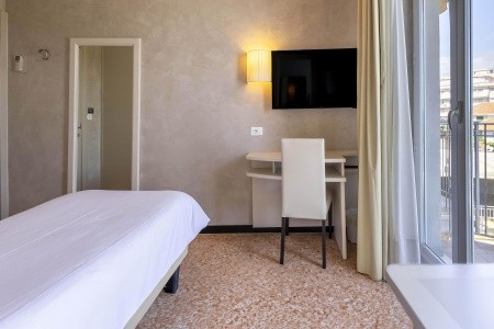 Diano Marina Palace