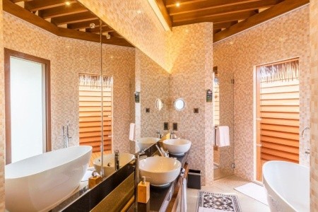 Mercure Maldives Kooddoo Resort - 24