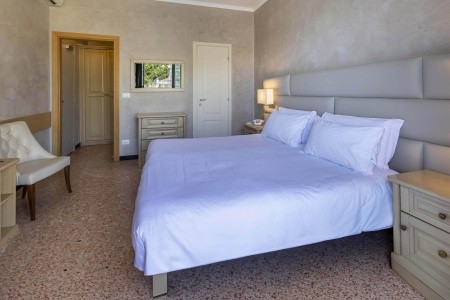 Diano Marina Palace