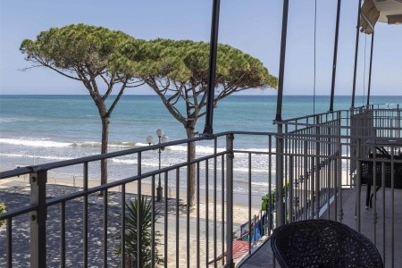 Diano Marina Palace