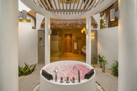 Maldivy Severný Atol Male Bandos Island Resort 7 dňový pobyt Plná penzia Letecky Letisko: Praha June 2026 (12/06/26-18/06/26)