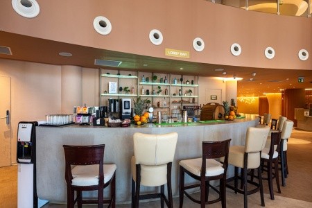 Zenith (Ex.marlin Beach) - 40