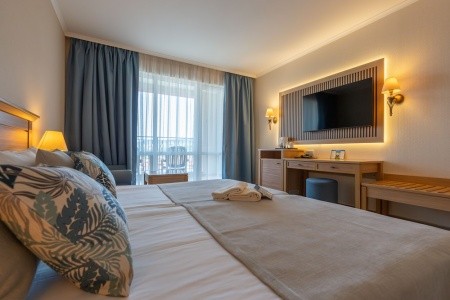 Dit Majestic Beach Resort - 35