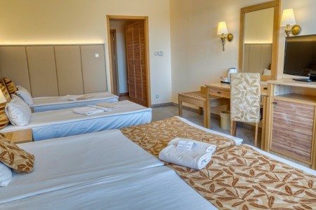 Dit Majestic Beach Resort - 36