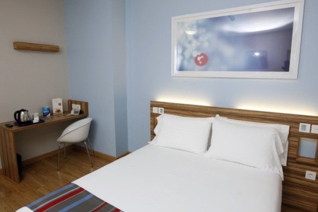 Španielsko Madrid Travelodge Madrid Alcala 9 dňový pobyt Raňajky Letecky Letisko: Praha October 2025 ( 2/10/25-10/10/25)