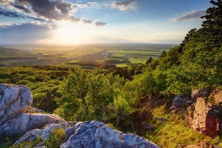 SLOVENSKO - HUSÍ HODY A MALÉ KARPATY
