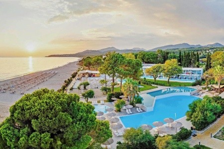 Ninos Grand Beach Resort - 3