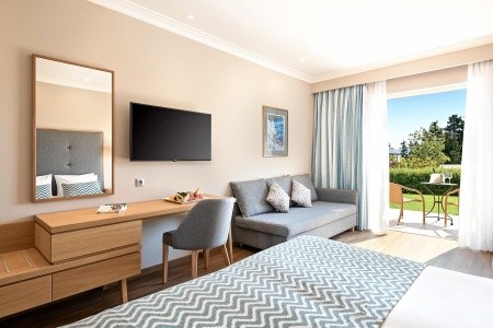 Pilot Beach Resort - 13