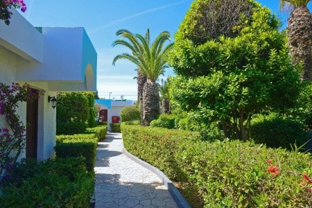 Blue Horizon Beach Resort - 4