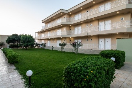 Chrissy's Paradise - 7