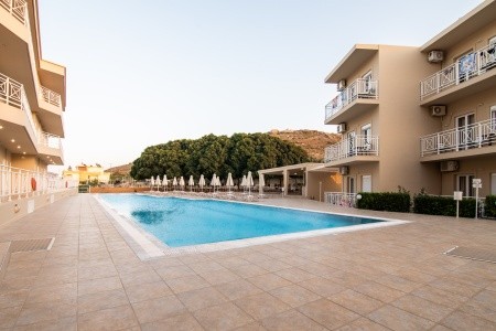 Chrissy's Paradise - 17