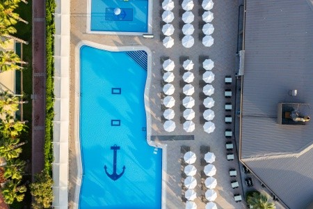 Sailors Beach Club - 95