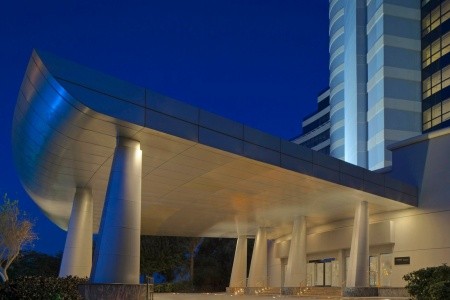 Spojené arabské emiráty Fujairah Le Meridien Al Aqah Beach Resort 14 dňový pobyt Polpenzia Letecky Letisko: Praha February 2026 ( 4/02/26-17/02/26)