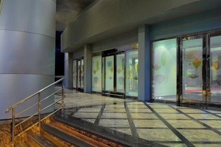 Spojené arabské emiráty Fujairah Le Meridien Al Aqah Beach Resort 14 dňový pobyt Polpenzia Letecky Letisko: Praha February 2026 ( 4/02/26-17/02/26)