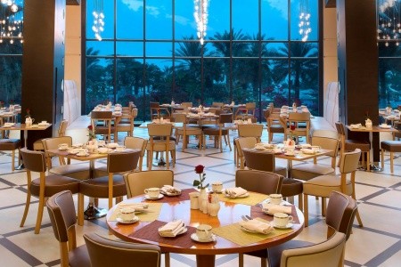 Spojené arabské emiráty Fujairah Le Meridien Al Aqah Beach Resort 14 dňový pobyt Polpenzia Letecky Letisko: Praha February 2026 ( 4/02/26-17/02/26)