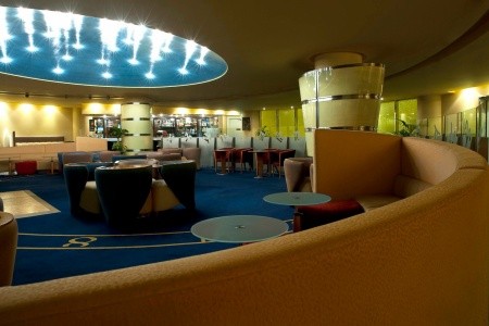 Spojené arabské emiráty Fujairah Le Meridien Al Aqah Beach Resort 14 dňový pobyt Polpenzia Letecky Letisko: Praha February 2026 ( 4/02/26-17/02/26)