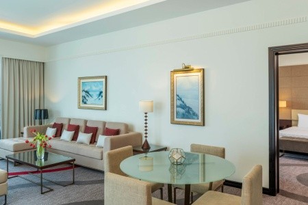 Spojené arabské emiráty Fujairah Le Meridien Al Aqah Beach Resort 14 dňový pobyt Polpenzia Letecky Letisko: Praha February 2026 ( 4/02/26-17/02/26)