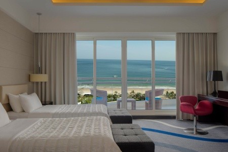 Spojené arabské emiráty Fujairah Le Meridien Al Aqah Beach Resort 14 dňový pobyt Polpenzia Letecky Letisko: Praha February 2026 ( 4/02/26-17/02/26)