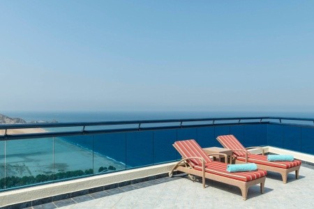 Spojené arabské emiráty Fujairah Le Meridien Al Aqah Beach Resort 14 dňový pobyt Polpenzia Letecky Letisko: Praha February 2026 ( 4/02/26-17/02/26)