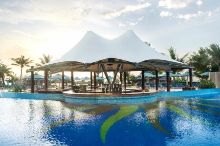 Spojené arabské emiráty Fujairah Le Meridien Al Aqah Beach Resort 14 dňový pobyt Polpenzia Letecky Letisko: Praha February 2026 ( 4/02/26-17/02/26)
