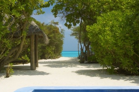 Maldivy  Hideaway Beach Resort & Spa 14 dňový pobyt Raňajky Letecky Letisko: Viedeň April 2026 (19/04/26- 2/05/26)