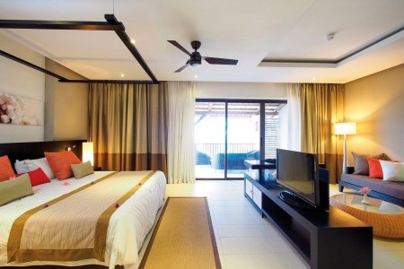 Crystals Beach Resort Belle Mare - 11